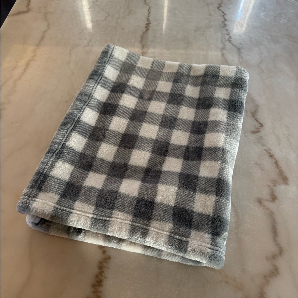 Fleece infant blanket